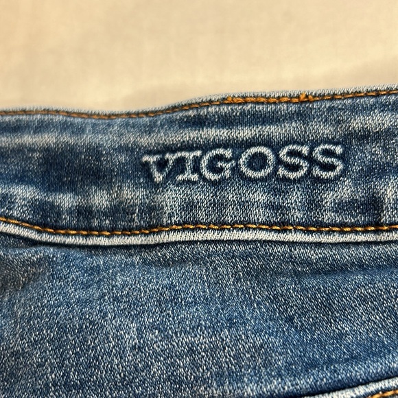 Vigoss Marley Mid Rise Double Cuff Whiskered Med Wash Distressed Short. Sz W14 - Picture 7 of 14